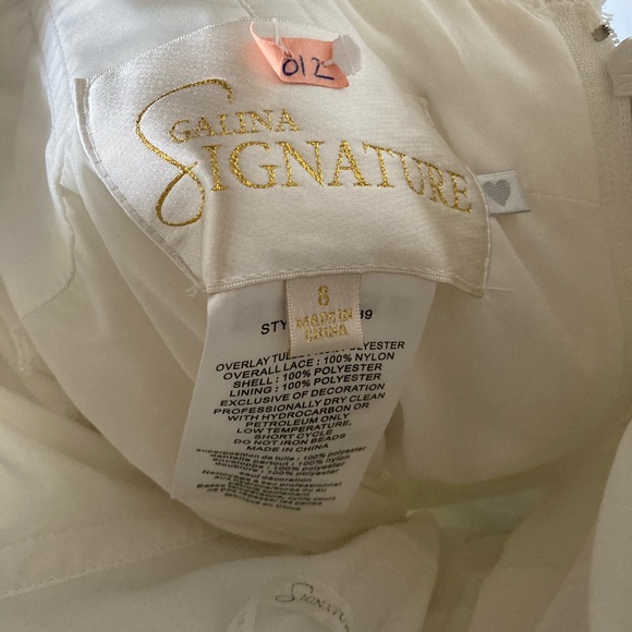 David’s Bridal, Wedding Dress, Mermaid (Trumpet)Style, Size 10, Off White - Picture 6 of 6